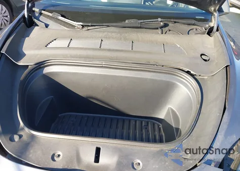 2022 Tesla Model Y Performance Dual Motor All-Wheel Drive z USA, uszkodzony, nr VIN 7SAYGDEF5NF531080